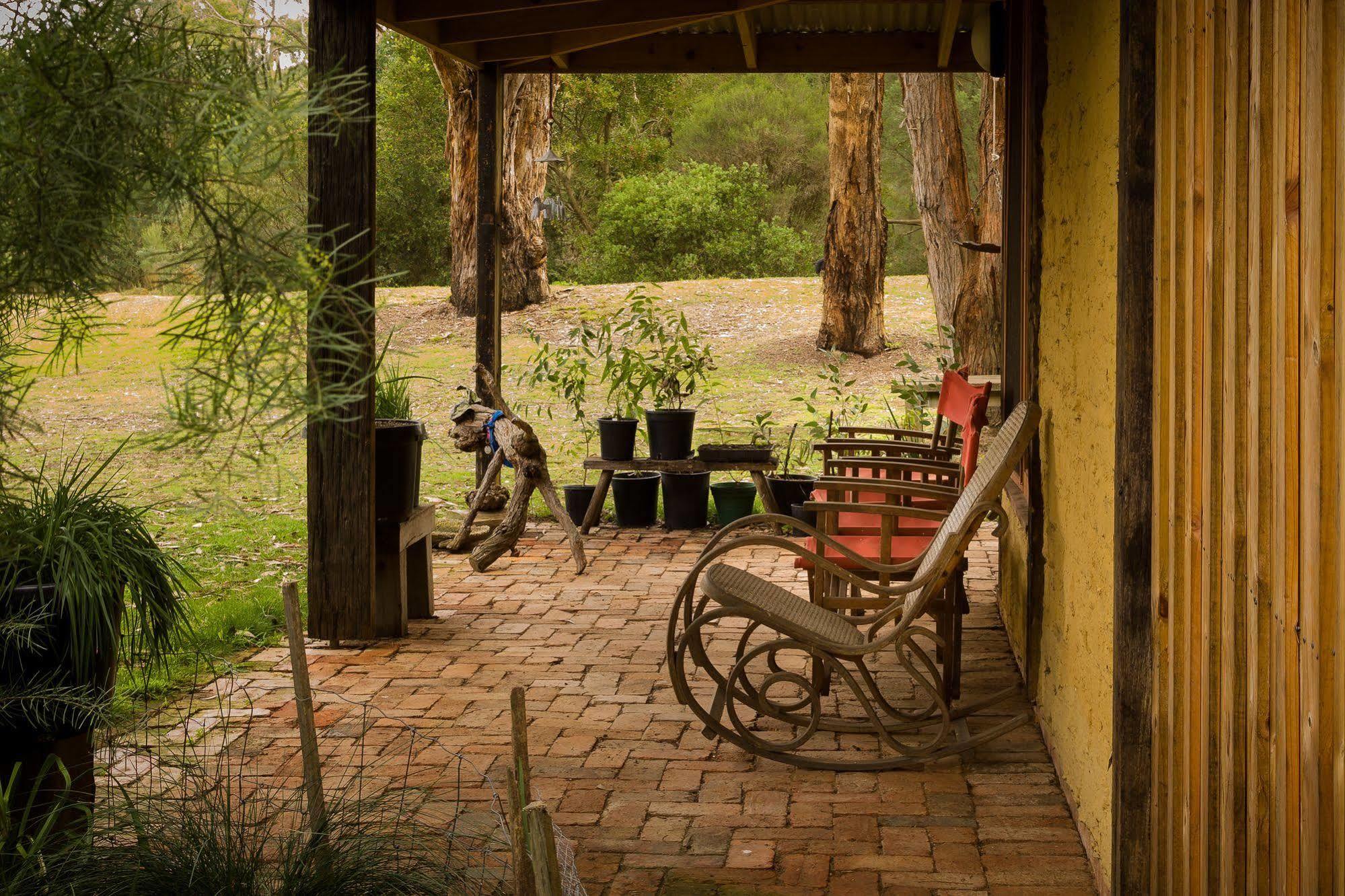 The Burrow At Wombat Bend Villa Dixons Creek Exterior photo